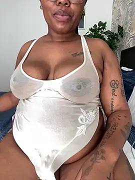 fatpussydallx online show from 10-22-25, 10:37
