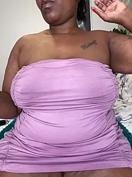 Snapshot of fatpussydallx chatting on 06-10-26, 06:45 fatpussydallx online show from 06-10-26, 06:45