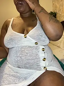 Snapshot of fatpussydallx chatting on 06-19-26, 03:38 fatpussydallx online show from 06-19-26, 03:38