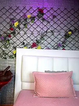 Snapshot of MiaKiss7 chatting on 09-08-25, 08:52 MiaKiss7 online show from 09-08-25, 08:52