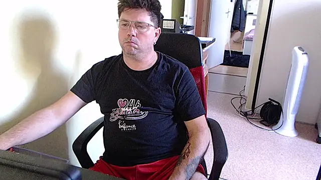 blueandwhite1 online show from 10-24-25, 02:46