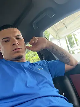 Snapshot of YadielPublic chatting on 09-19-25, 05:35 YadielPublic online show from 09-19-25, 05:35