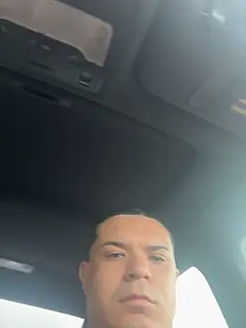 Snapshot of YadielPublic chatting on 10-17-25, 08:00 YadielPublic online show from 10-17-25, 08:00