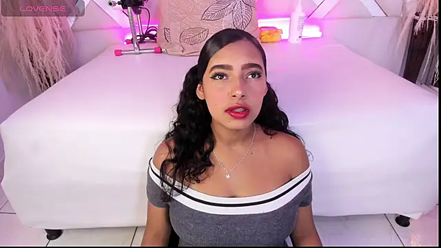 Zoe-Johnson  online show from 05-27-26, 09:45