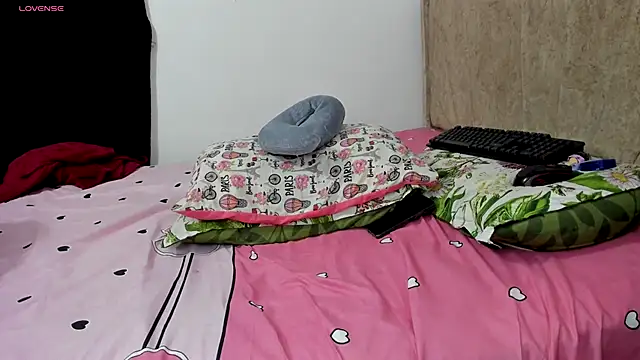 Snapshot of kinky_sexyhot chatting on 10-03-25, 12:40 kinky sexyhot online show from 10-03-25, 12:40