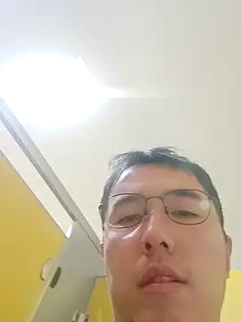 Snapshot of nnnnnan9527 chatting on 09-23-25, 03:31 nnnnnan9527 online show from 09-23-25, 03:31