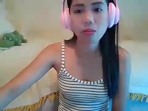 Snapshot of AnnewithanE chatting on 09-12-25, 03:39 AnnewithanE online show from 09-12-25, 03:39