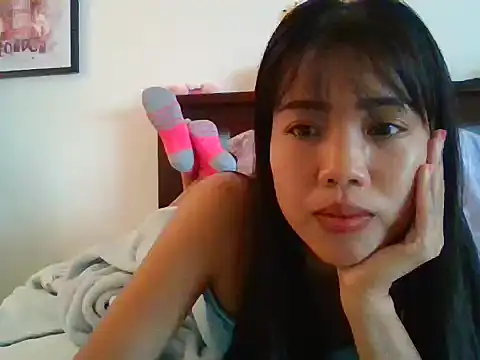 Snapshot of AnnewithanE chatting on 10-25-25, 03:36 AnnewithanE online show from 10-25-25, 03:36