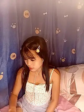 Snapshot of AnnewithanE chatting on 10-30-25, 09:15 AnnewithanE online show from 10-30-25, 09:15