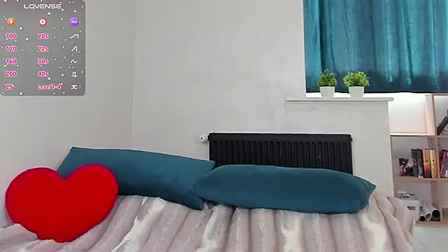 Snapshot of EvaJackson111 chatting on 06-21-26, 06:16 EvaJackson111 online show from 06-21-26, 06:16
