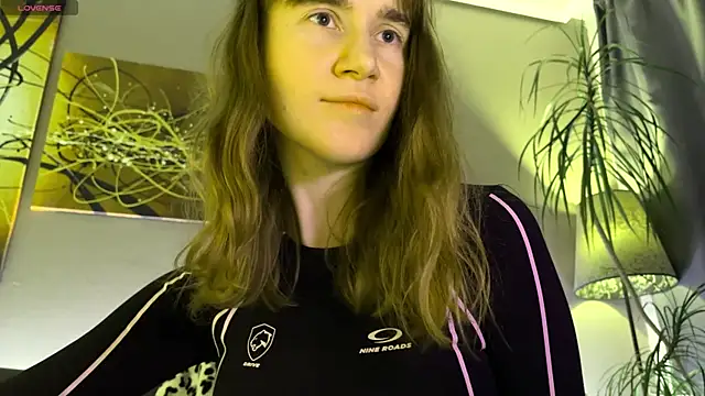 velina   online show from 12-20-25, 10:17