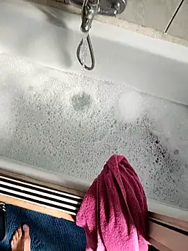 Snapshot of Ericketaurore chatting on 09-16-25, 09:43 Ericketaurore online show from 09-16-25, 09:43