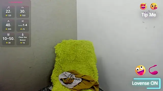 Sanya Luxx online show from 12-15-25, 11:03