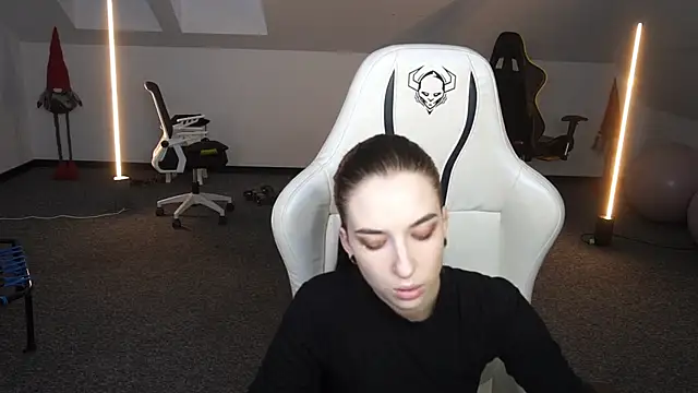 Snapshot of _Lili_054 chatting on 10-05-25, 02:15  Lili 054 online show from 10-05-25, 02:15