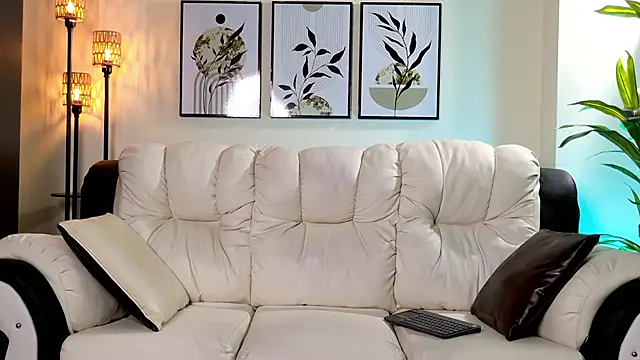 Violeta Foxz online show from 03-11-26, 07:42