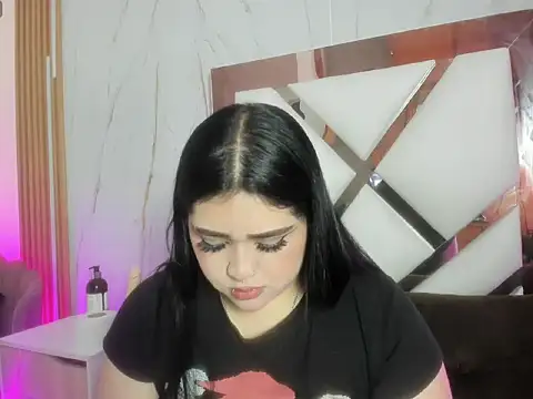 Snapshot of im_bunny__ chatting on 04-27-26, 01:31 im bunny online show from 04-27-26, 01:31
