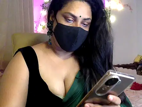 Snapshot of Indian_queen007 chatting on 05-27-26, 06:49 Indian queen007 online show from 05-27-26, 06:49
