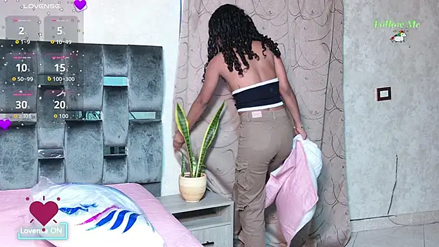 Luna sophya online show from 10-14-25, 11:33