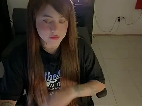 Snapshot of kimberlygati2 chatting on 04-28-26, 01:15 kimberlygati2 online show from 04-28-26, 01:15