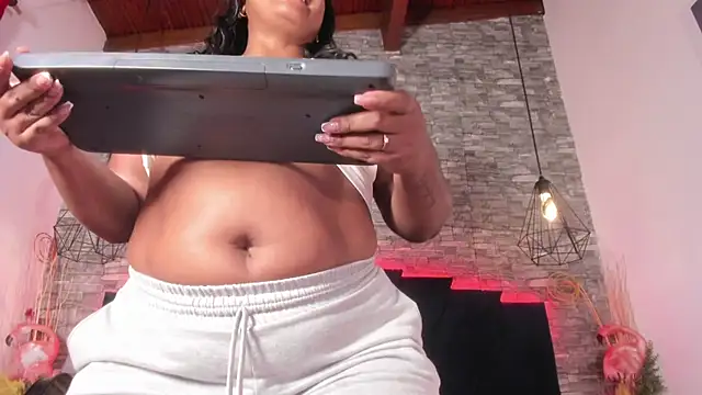 Emily Brown18 online show from 04-15-26, 04:19