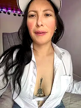 Mia salinass online show from 09-27-25, 07:41