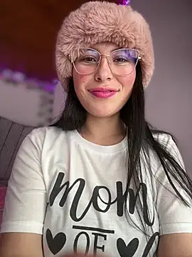 Mia salinass online show from 03-24-26, 07:08