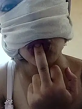 Snapshot of salma14 chatting on 09-21-25, 05:58 salma14 online show from 09-21-25, 05:58