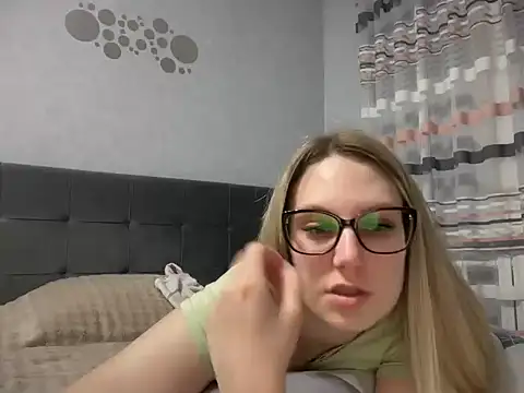Snapshot of NikexPretty chatting on 04-22-26, 06:53 NikexPretty online show from 04-22-26, 06:53