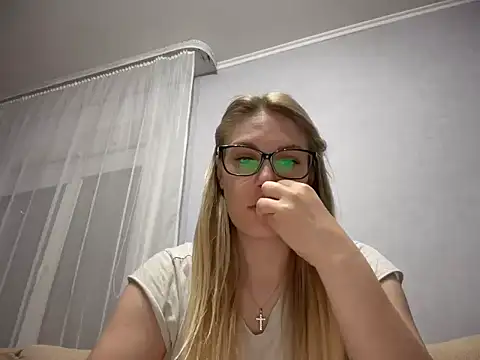 Snapshot of NikexPretty chatting on 05-17-26, 06:59 NikexPretty online show from 05-17-26, 06:59