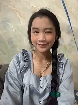 Snapshot of -Lie-06 chatting on 09-11-25, 04:56 -Lie-06 online show from 09-11-25, 04:56