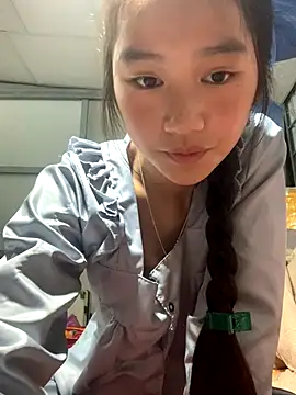 Snapshot of -Lie-06 chatting on 09-12-25, 04:23 -Lie-06 online show from 09-12-25, 04:23