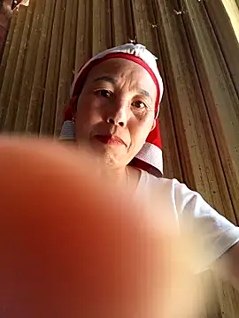 me-cute online show from 12-19-25, 03:13