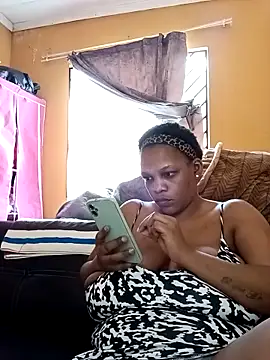 HappygalTheQueen online show from 11-21-25, 09:08