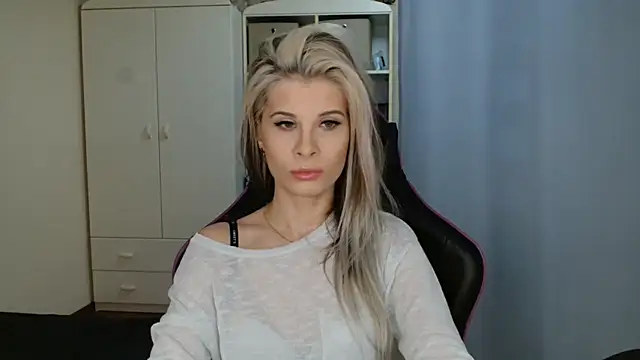 KristineGlow online show from 04-17-26, 06:16