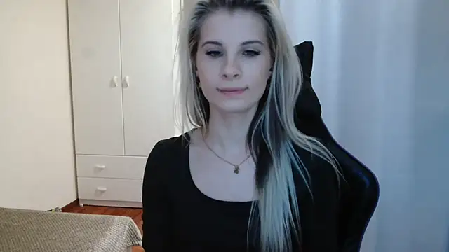 KristineGlow online show from 05-20-26, 06:25