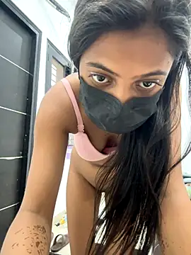 Snapshot of HeerStd chatting on 09-16-25, 01:39 HeerStd online show from 09-16-25, 01:39