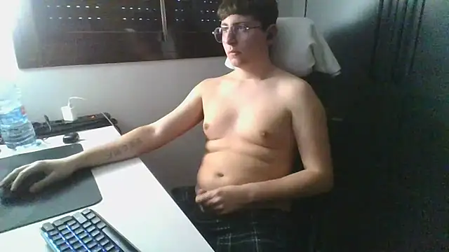 Snapshot of aaress22cm chatting on 02-09-26, 04:11 aaress22cm online show from 02-09-26, 04:11