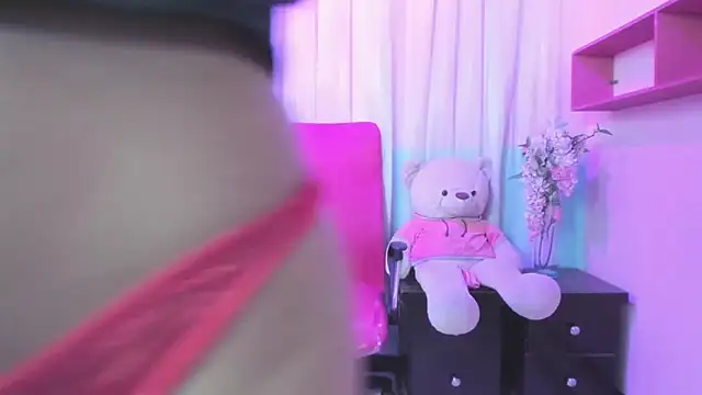 Snapshot of kataleya__18 chatting on 02-11-26, 04:56 kataleya 18 online show from 02-11-26, 04:56