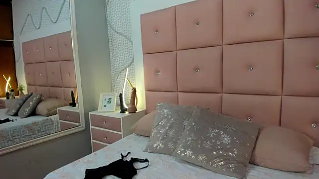 DaisySnugs1 online show from 01-08-26, 11:45