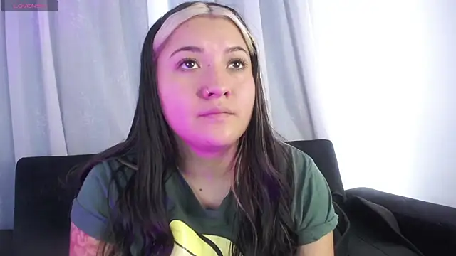 Snapshot of Annie_A_ chatting on 09-30-25, 10:04 Annie A online show from 09-30-25, 10:04