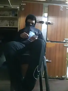 boy arabe 20 online show from 02-18-26, 09:22