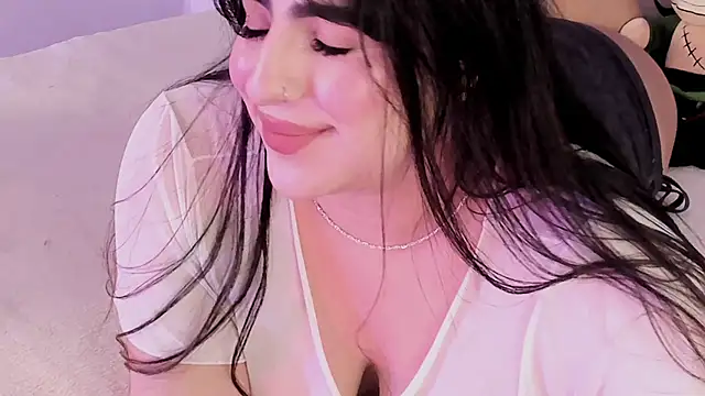 Camila Matinez  online show from 12-16-25, 01:10