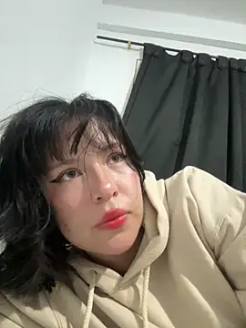 Snapshot of aliciia_23 chatting on 10-07-25, 04:31 aliciia 23 online show from 10-07-25, 04:31