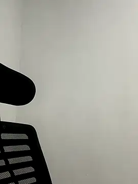 Snapshot of aliciia_23 chatting on 10-09-25, 04:10 aliciia 23 online show from 10-09-25, 04:10