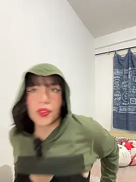 Snapshot of aliciia_23 chatting on 11-13-25, 11:14 aliciia 23 online show from 11-13-25, 11:14