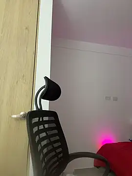 Snapshot of aliciia_23 chatting on 02-27-26, 01:27 aliciia 23 online show from 02-27-26, 01:27