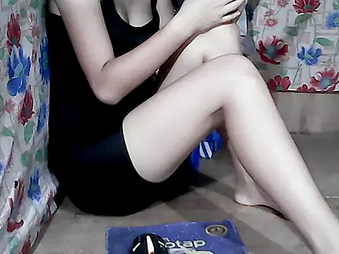 Snapshot of pinay-momm1682 chatting on 04-14-26, 10:54 pinay-momm1682 online show from 04-14-26, 10:54