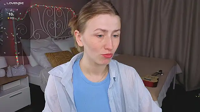 Snapshot of VesperaCeleste chatting on 10-04-25, 05:38 VesperaCeleste online show from 10-04-25, 05:38