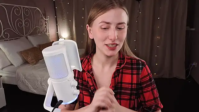 Snapshot of VesperaCeleste chatting on 11-12-25, 05:41 VesperaCeleste online show from 11-12-25, 05:41