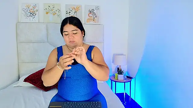 elizawiliamst online show from 05-20-26, 02:56